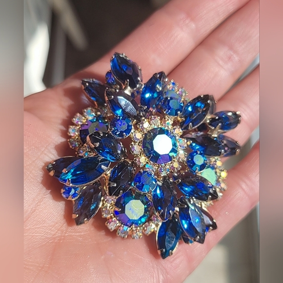 Vintage Juliana Blue Aurora AB Brooch - Picture 4 of 8